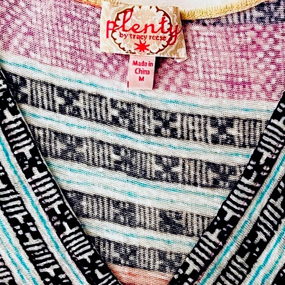 ⭐️PLENTY BY TRACY REESE⭐️100% LINEN V-NECK MULTICOLOR DESIGN TANK TOP SIZE: MED - Picture 3 of 10